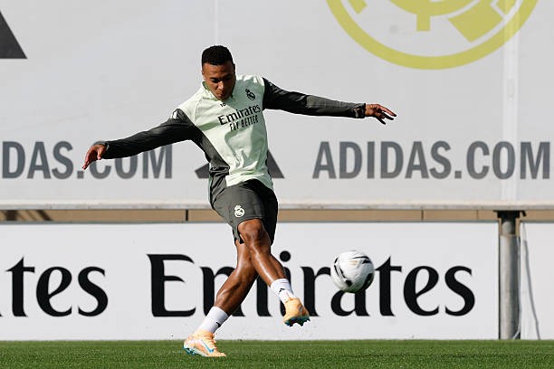 Kylian Mbappe cần tỏa sáng để giúp Real Madrid giành chiến thắng.