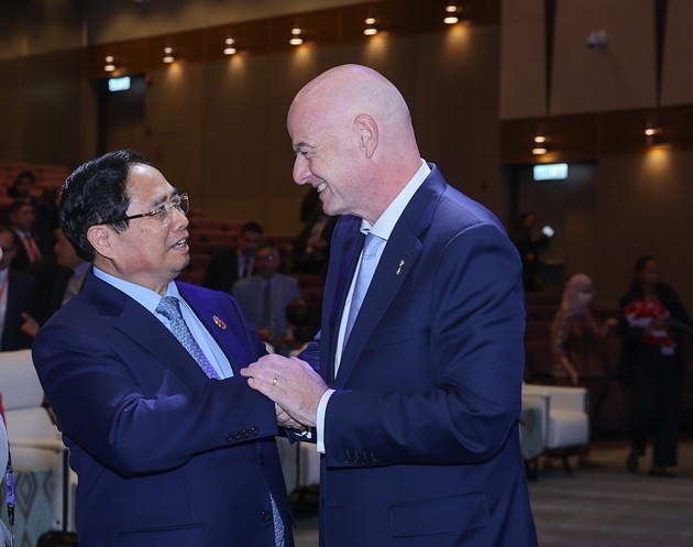 Thủ tướng Phạm Minh Chính và Chủ tịch FIFA Gianni Infantino.