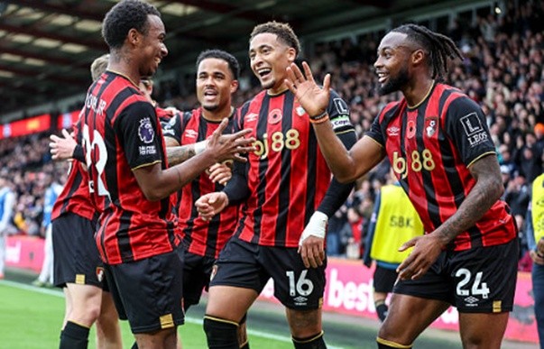 Bournemouth dễ dàng đánh bại Forest trên sân nhà