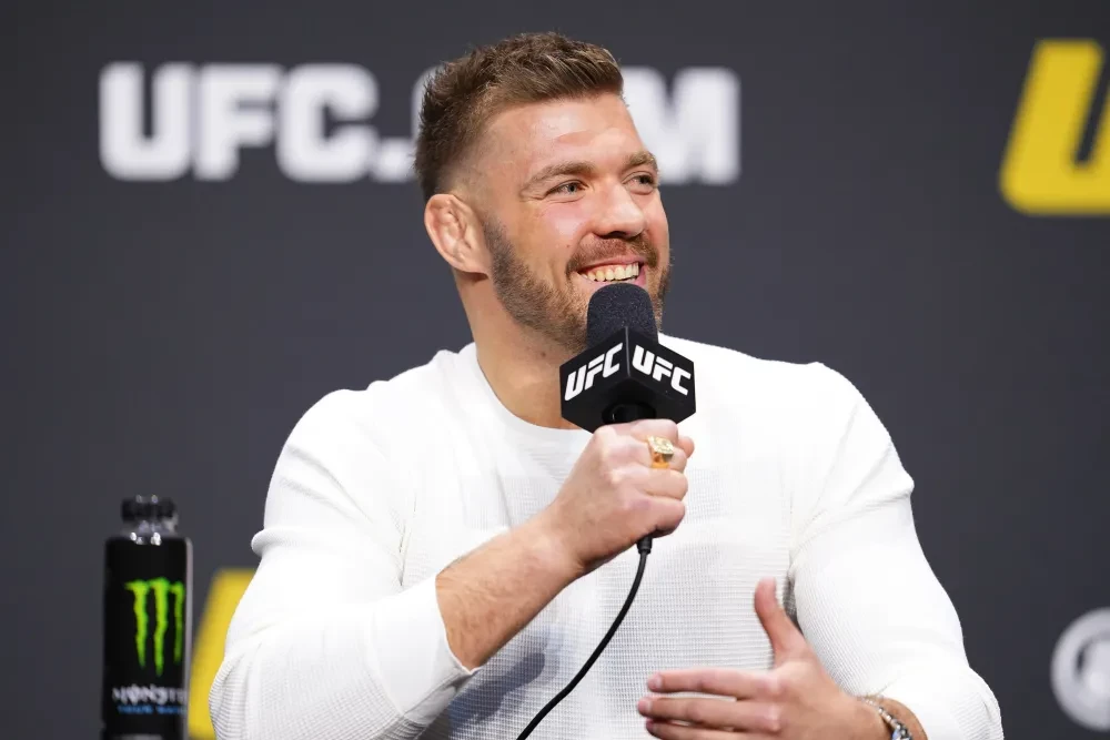 Dricus du Plessis tại buổi họp báo UFC