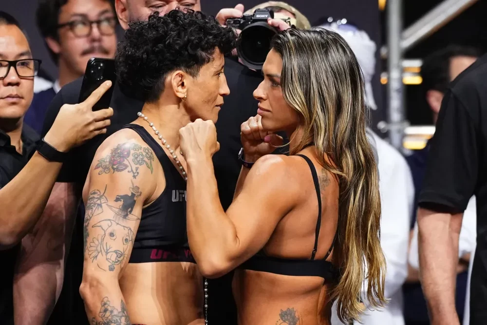 Mackenzie Dern ăn mừng chiến thắng tại UFC 321