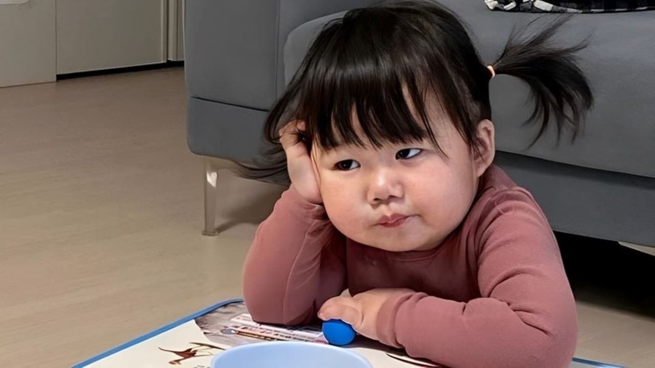 Trẻ thông minh thường theo đuổi những suy nghĩ riêng, luôn gây ngạc nhiên cho bố mẹ và thầy cô bởi trí tưởng tượng phong phú. (Ảnh minh họa)