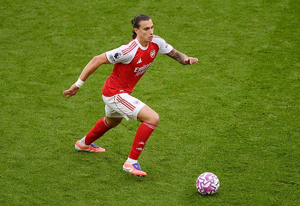 Riccardo Calafiori - 7 điểm. Trở lại đội hình sau khi được nghỉ ngơi hồi giữa tuần. Một màn trình diễn chắc chắn, dù anh không dâng cao tấn công nhiều như thường lệ.