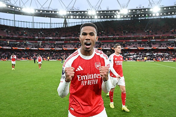 Gabriel - 7.8 điểm. Vượt qua bài kiểm tra thể lực cuối cùng và đã cho thấy tầm quan trọng của mình. Có một vài pha cản phá xuất sắc và một lần đưa bóng đi trúng xà ngang từ tình huống cố định.