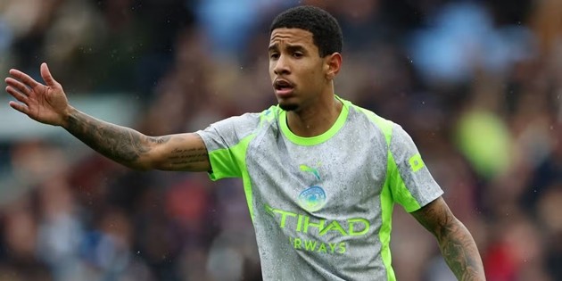 Savinho bị chỉ trích vì màn trình diễn sa sút.