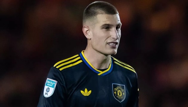 Bennet đau lòng báo tin cha ra đi.