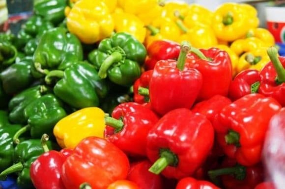 Ớt đỏ giàu vitamin A, beta-carotene và vitamin C – những dưỡng chất giúp tăng cường thị lực, làm đẹp da và nâng cao sức đề kháng.