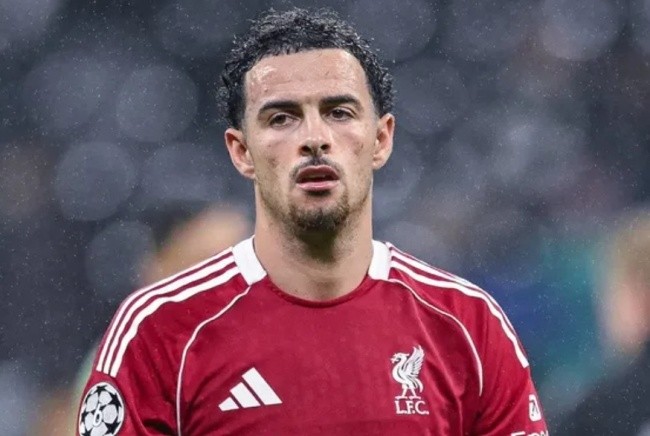 Jones bỏ ngỏ khả năng ra sân.