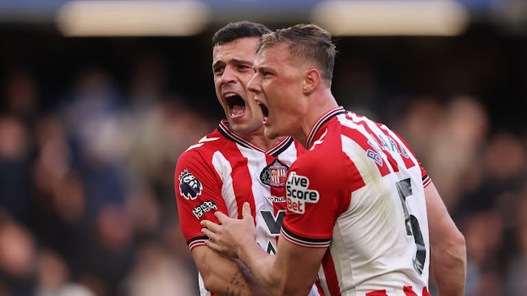 Sunderland đang nằm trong top 4.