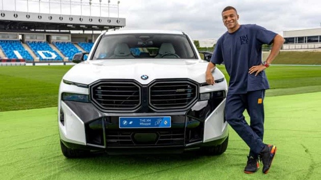 Mbappe sở hữu bộ sưu tập xe khủng nhưng không lái xe.