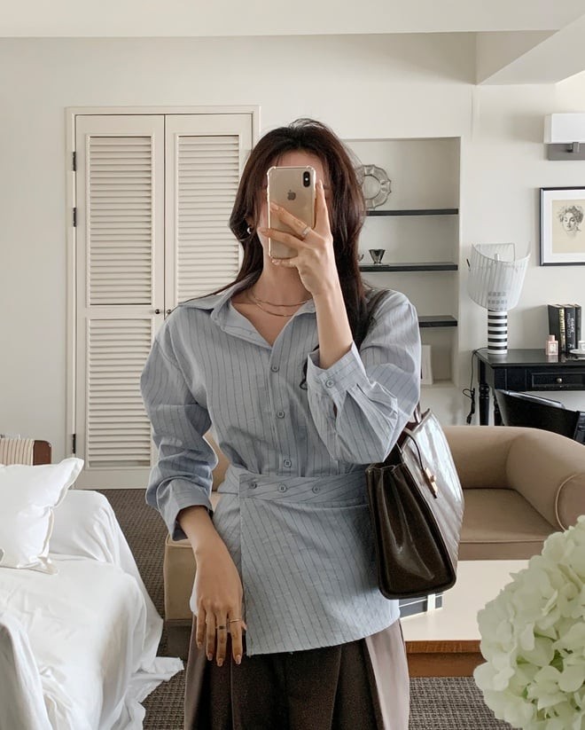 Không chỉ dành cho mùa hè, áo sơ mi dài tay cũng là item lý tưởng khi tiết trời chuyển lạnh