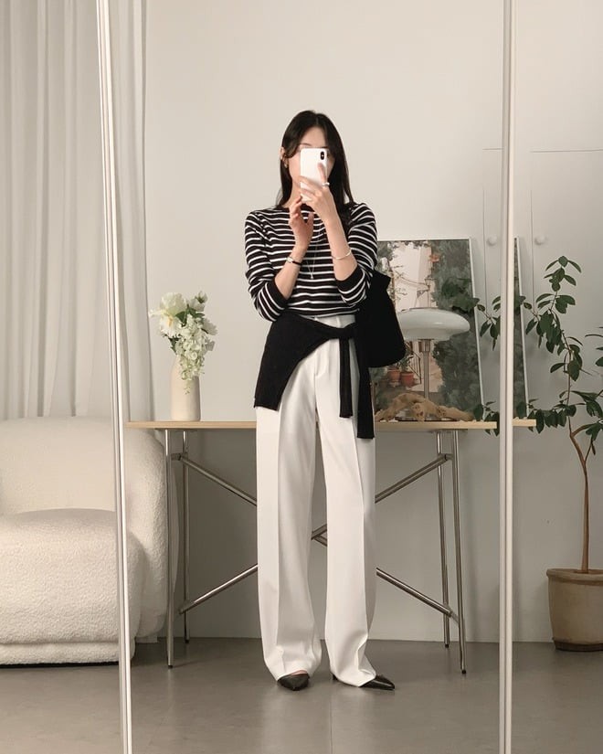 Áo kẻ ngang là kiểu áo “kinh điển” trong thế giới thời trang công sở.
