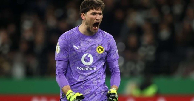 Dortmund giành chiến thắng ở loạt sút luân lưu.