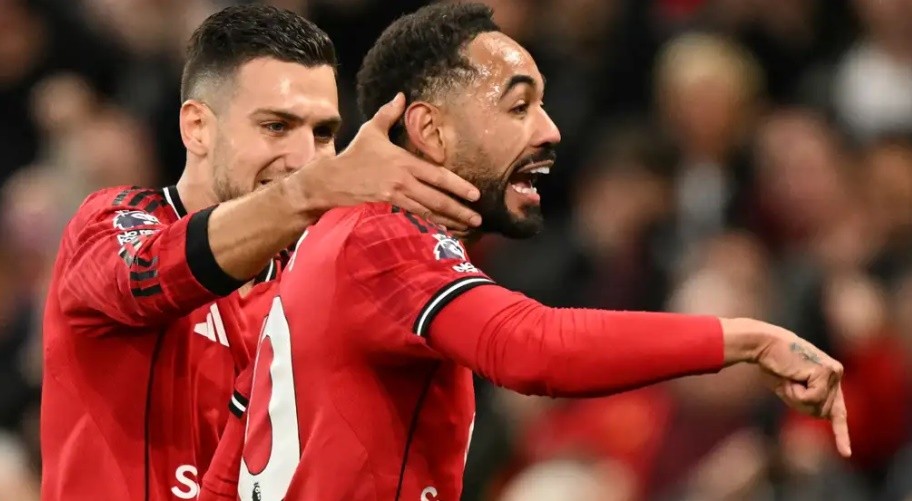 Man Utd đang dần lấy lại niềm tin nơi NHM.