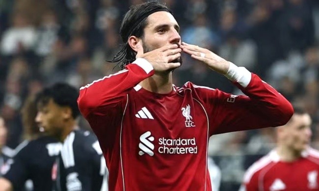 Szoboszlai tỏa sáng ở Liverpool.