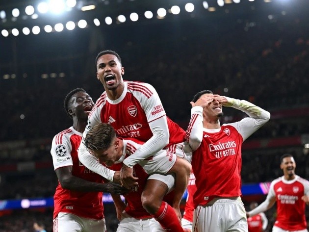 Arsenal tạo nên cuộc cách mạng cho giải đấu.