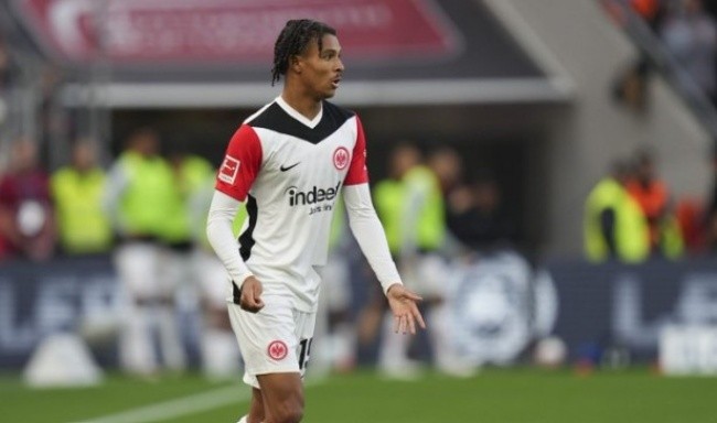 Jean-Matteo Bahoya lọt tầm ngắm Liverpool.