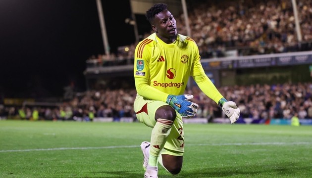Andre Onana không hài lòng về các đồng đội ở Man United.
