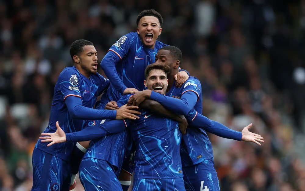 Chelsea chưa có nhà tài trợ áo đấu dài hạn.