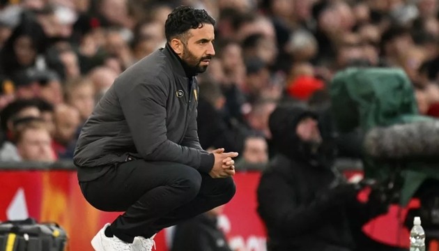 Amorim nên để Zirkzee rời đi.