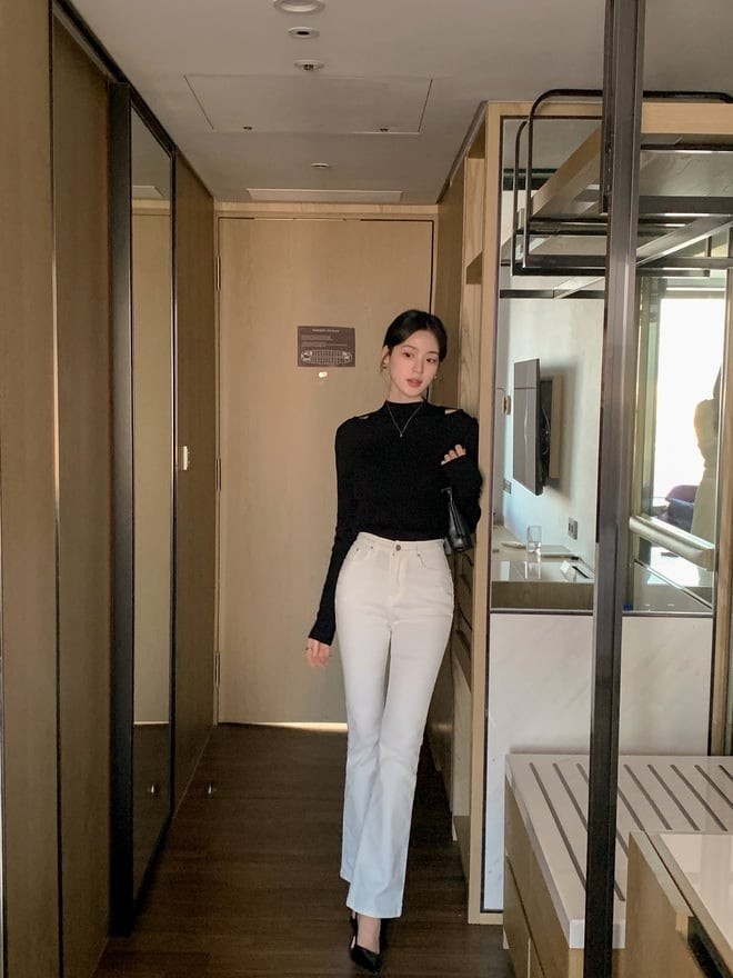 Nếu bạn muốn làm mới phong cách, quần ống vẩy là lựa chọn đầy thú vị.