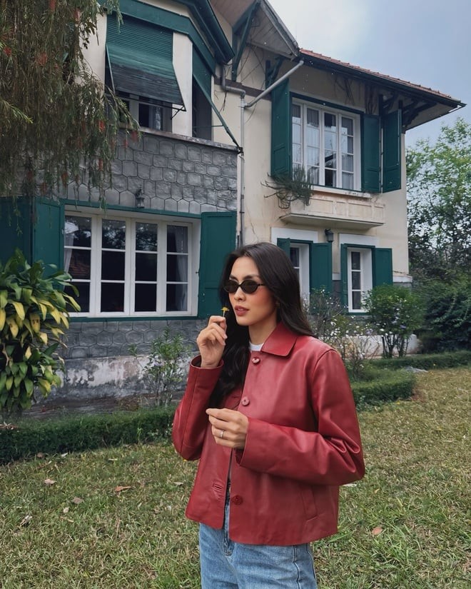 Vốn nổi tiếng với phong cách tối giản, Tăng Thanh Hà luôn chứng minh rằng không cần quá cầu kỳ vẫn có thể tỏa sáng.