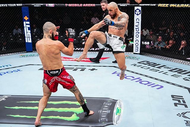 Charles Jourdain trong trận đấu với Jean Silva