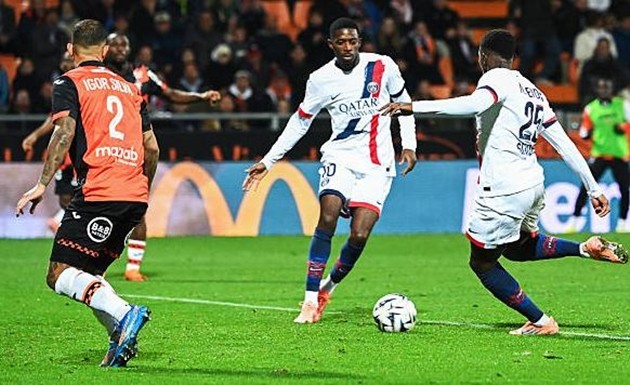PSG chia điểm đáng tiếc trên sân của Lille