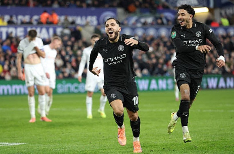 Cả Marmoush và Cherki đều ghi bàn cho Man City.