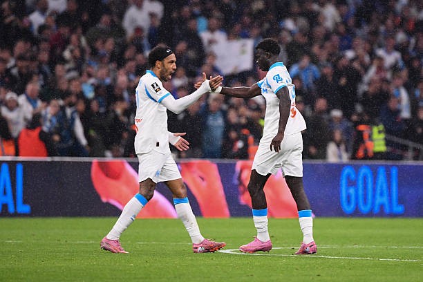 Pierre-Emerick Aubameyang và các cầu thủ Marseille chấp nhận chia điểm với Angers.