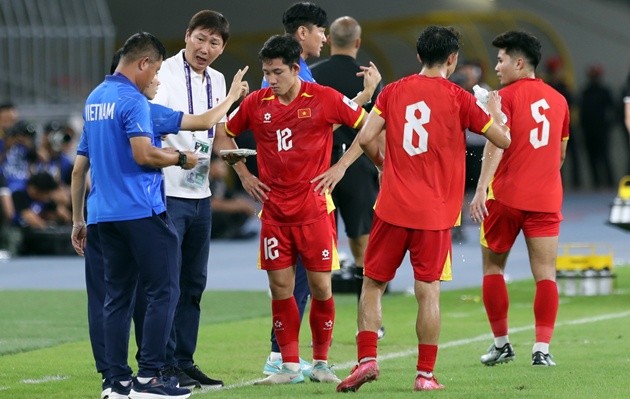 HLV Kim Sang-sik tạo nên một U23 Việt Nam biến hóa