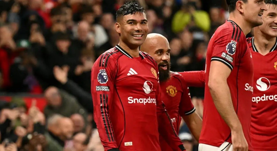 Casemiro đang ''hồi sinh'' mạnh mẽ trong màu áo MU.