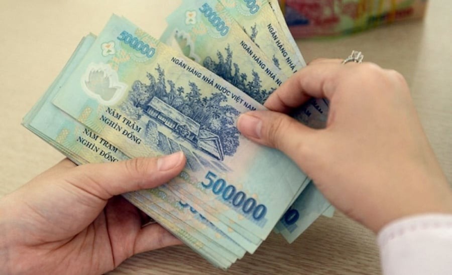 Thuế thu nhập cá nhân (Personal income tax) là khoản tiền mà người có thu nhập phải trích nộp trong một phần tiền lương, hoặc từ các nguồn thu khác vào ngân sách nhà nước sau khi đã được giảm trừ.

