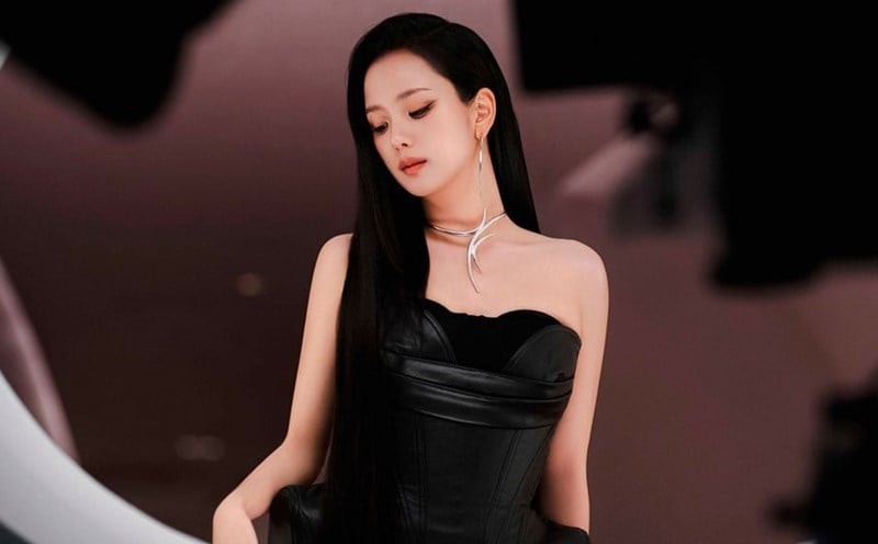 Đối với Jisoo, buổi tối là “khoảnh khắc vàng” để làn da nghỉ ngơi và tái tạo