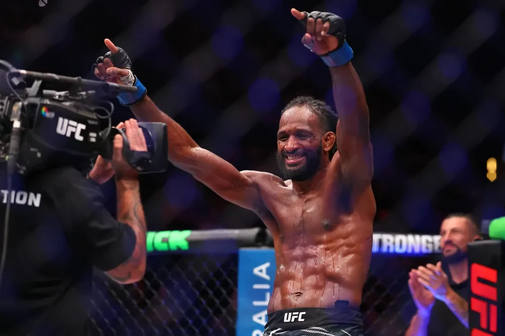 Neil Magny và Jake Matthews trong trận đấu tại UFC Perth