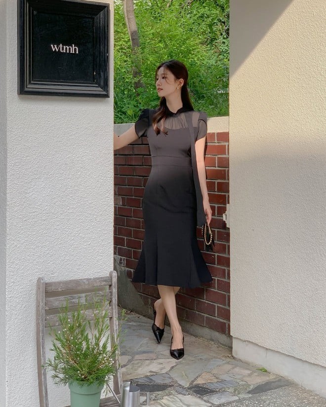 Nhắc đến sự gợi cảm và mềm mại, chắc chắn không thể bỏ qua váy đuôi cá.