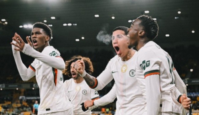 Chelsea sẽ có màn đọ sức nảy lửa với Tottenham.