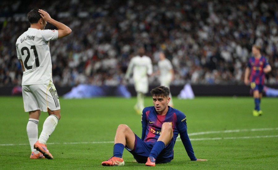 Các trụ cột Barcelona thay phiên nhau gặp chấn thương.