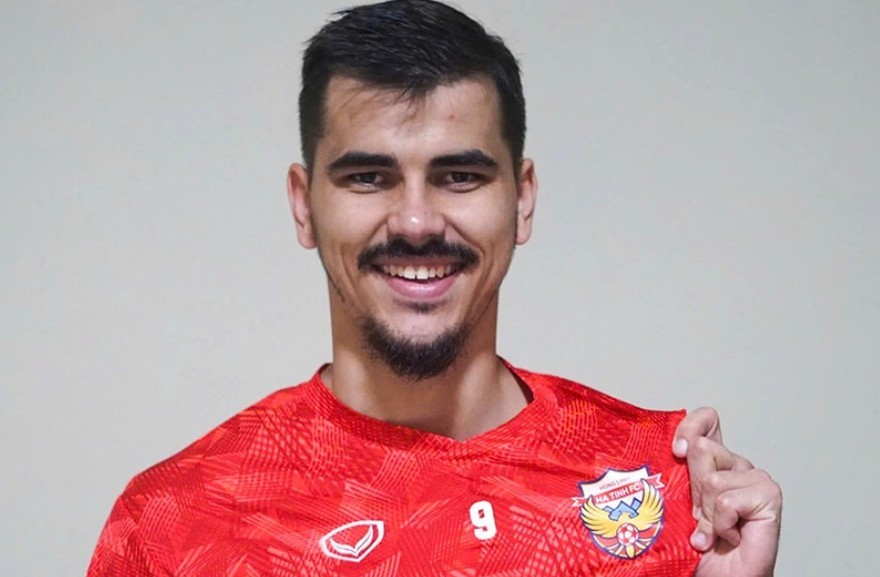 Yevgeniy Serdyuk đối diện nguy cơ sớm chia tay Hà Tĩnh. Ảnh: Báo Hà Tĩnh.