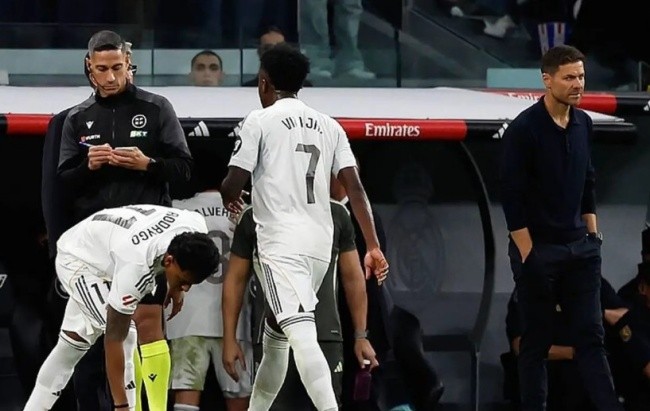 Tình huống Vinicius bị thay ra.