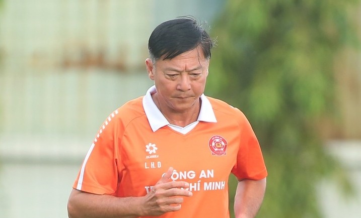 Áp lực đặt lên vai HLV Lê Huỳnh Đức. 