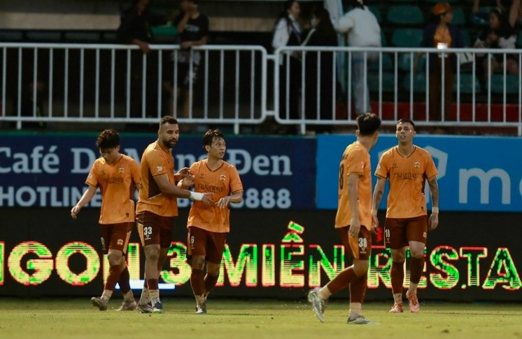 HAGL và Nam Định đã mang đến trận cầu với nhiều bàn thắng.