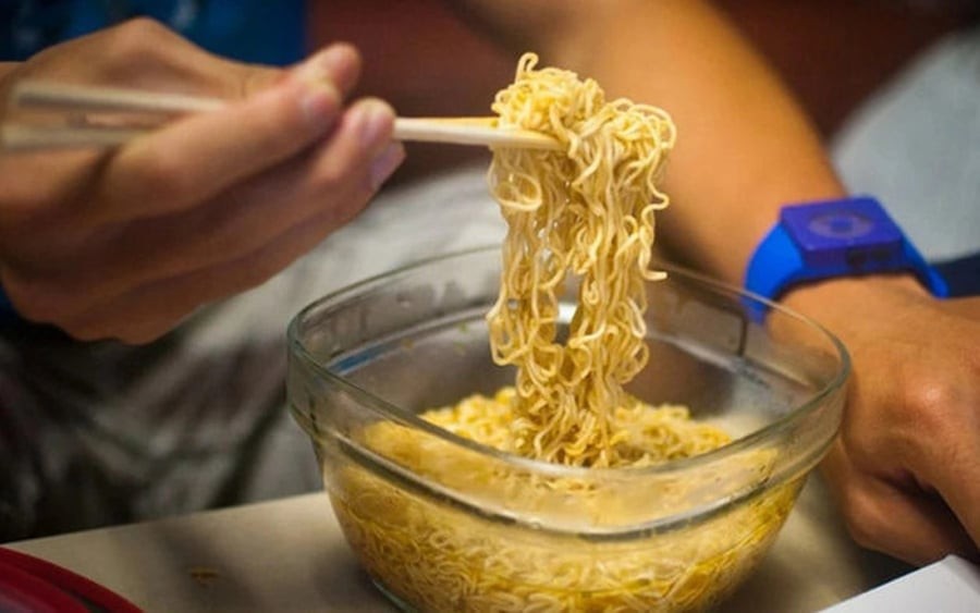 Ăn mỳ tôm có bị tăng cân không?