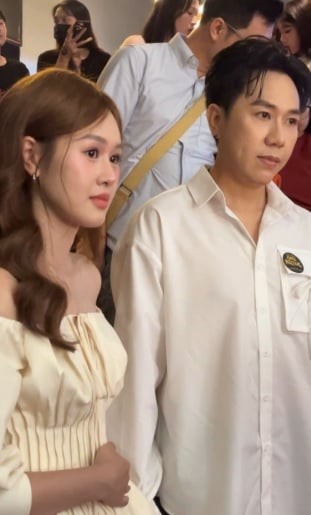 Nghi vấn bà xã Anh Đức đang mang bầu?