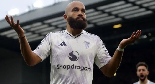 Bryan Mbeumo chơi thăng hoa.