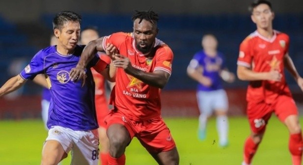 Hà Nội thua Hà Tĩnh ở V.League.