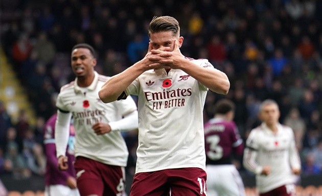 Gyokeres mở tỷ số cho Arsenal từ quả phạt góc