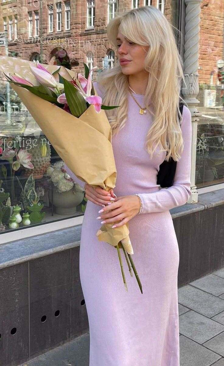 Hồng phấn luôn được xem là gam màu đại diện cho sự nữ tính, nhẹ nhàng và thanh lịch