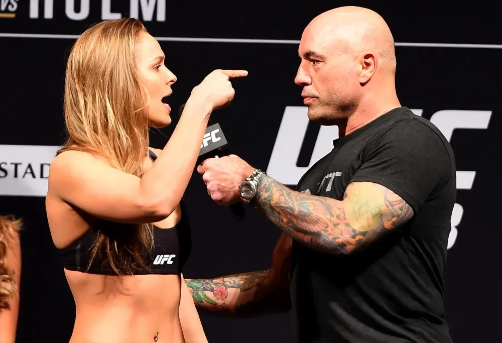 Ronda Rousey tại buổi cân thử sự kiện UFC 193