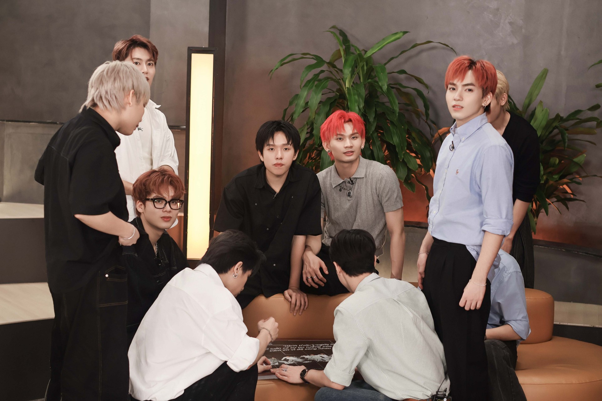 11 tân binh cùng nhau hoàn thiện bức tranh với các mảnh ghép vào cuối ngày (1)